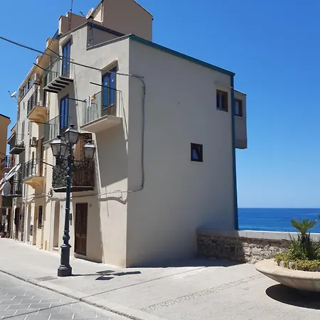 Franco's * 切法卢