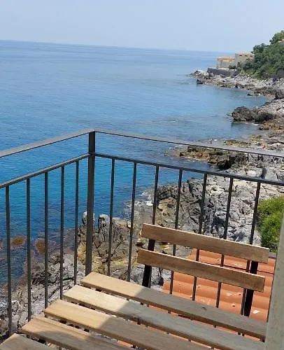 公寓 Franco's 切法卢